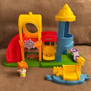 Fisher Price Little People Playground 2012 Great condition! Hard To Find!